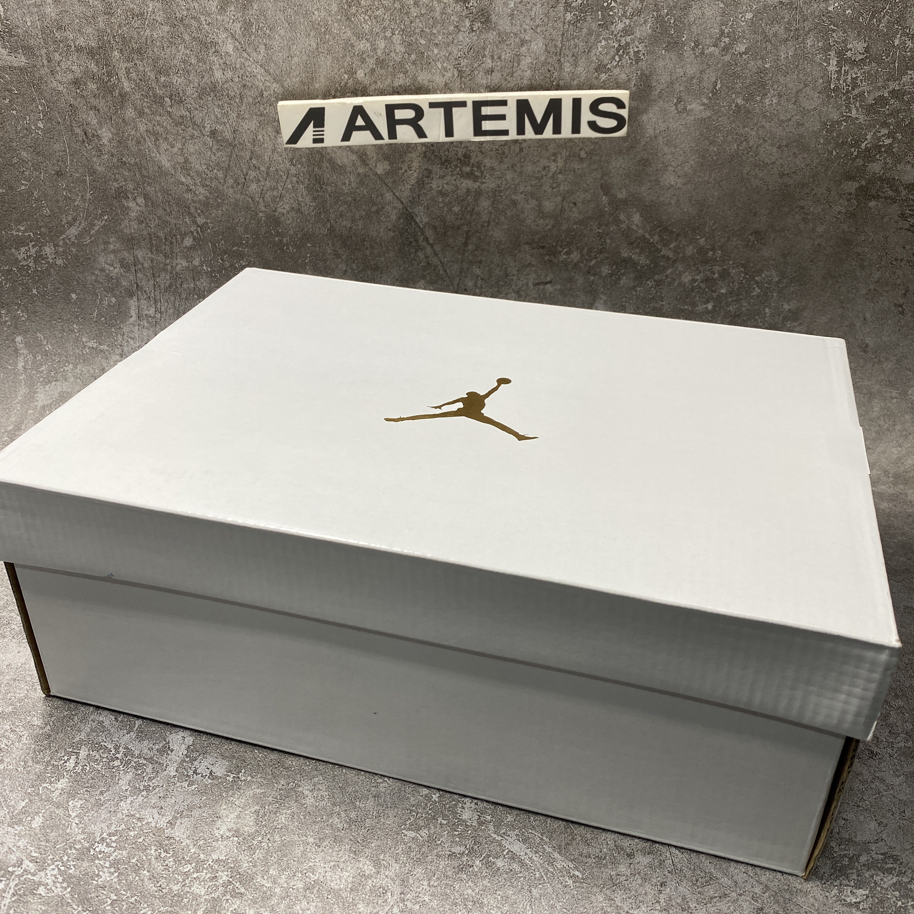 Air Jordan 1 Mid SE Voltage Yellow