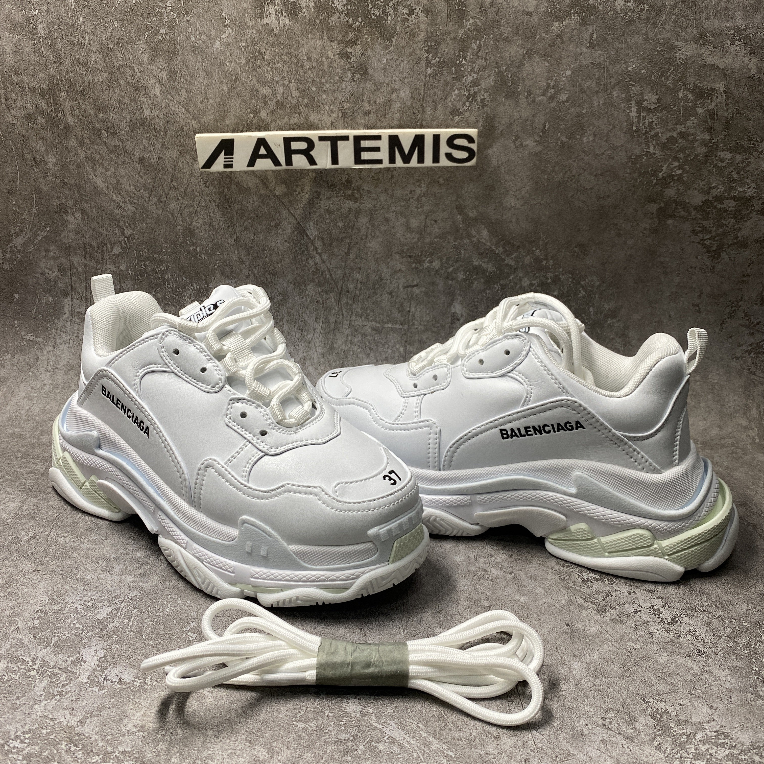 Balenciga Triple S White