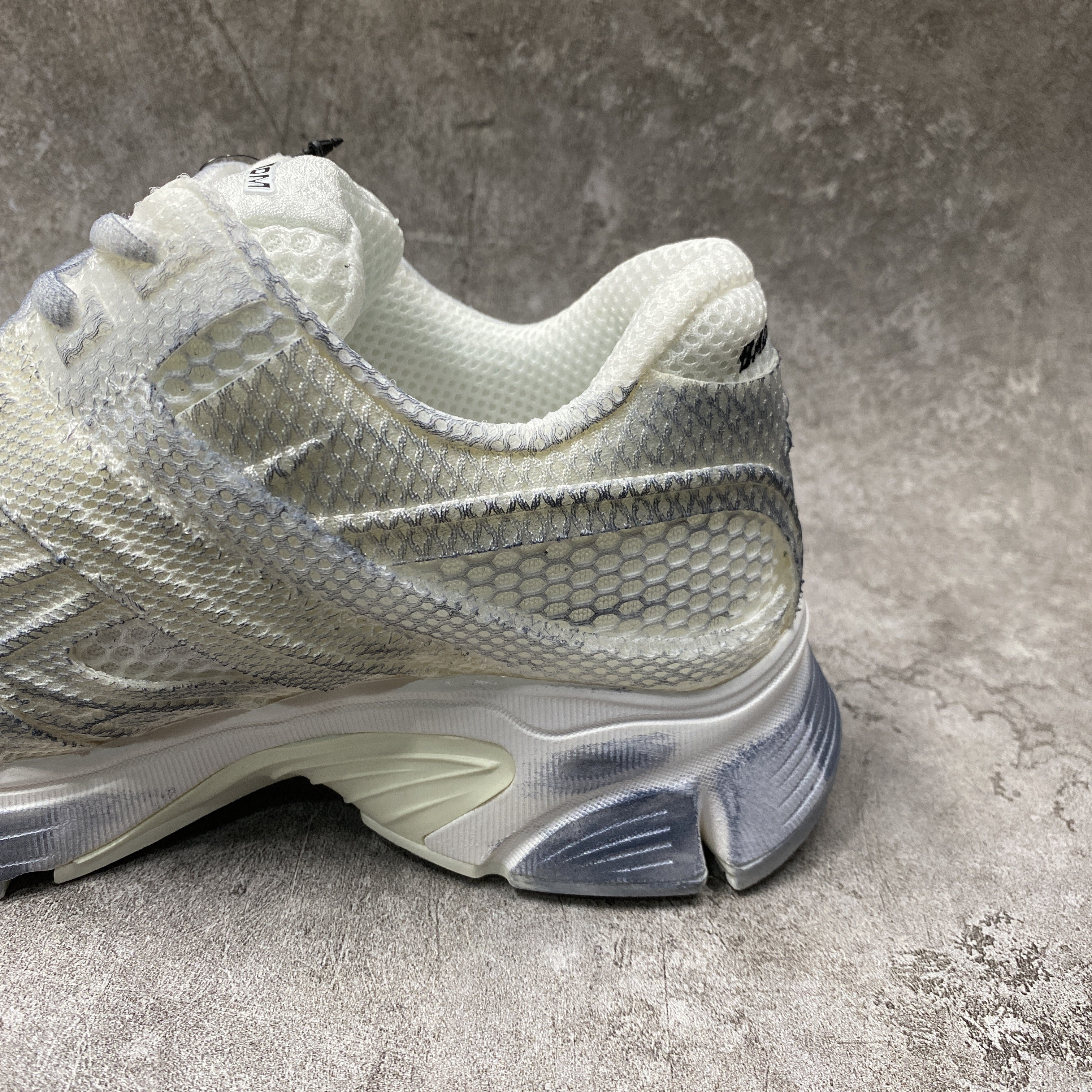 Balenciga Phantom Trainers Washed White