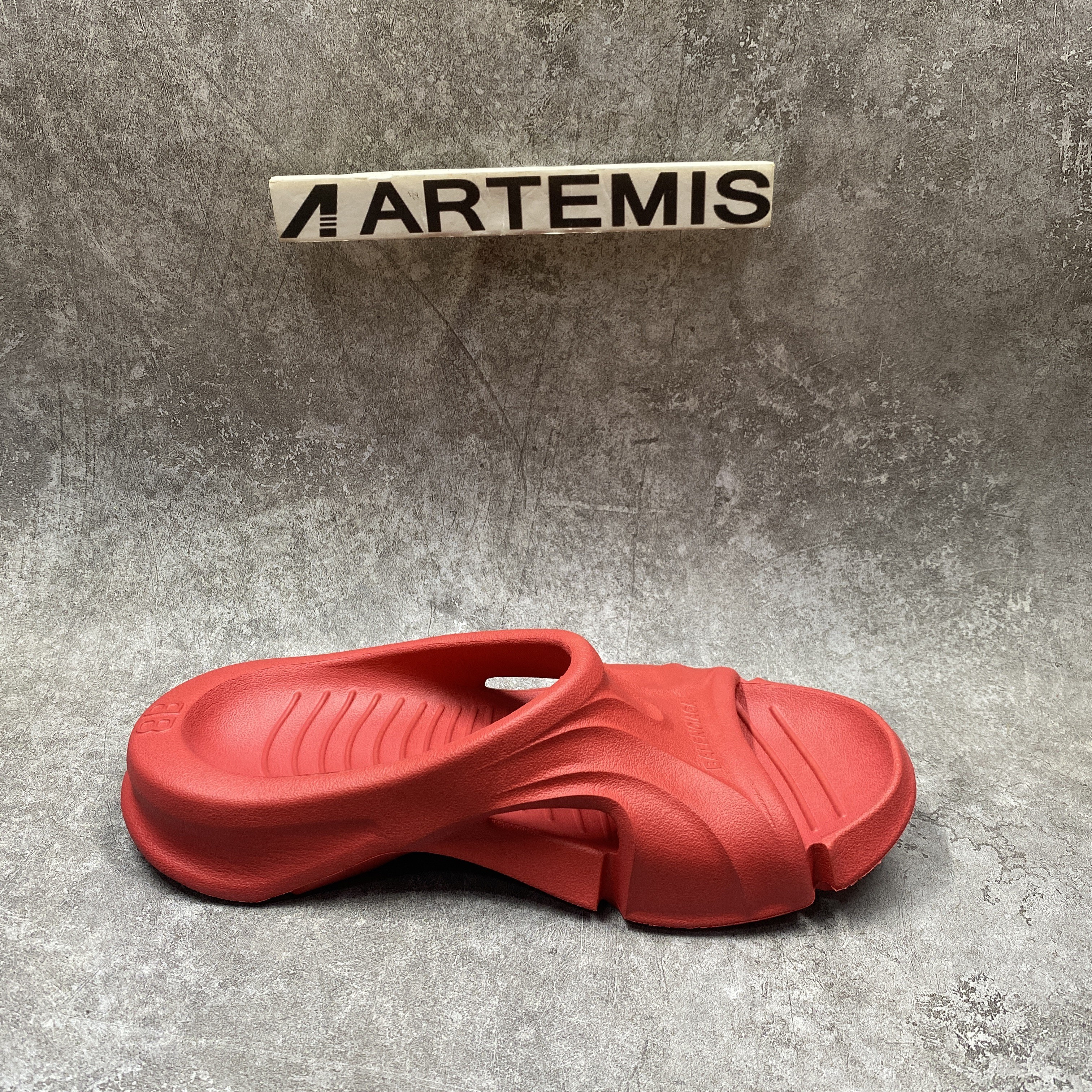 Balenciga Mold Slides Red (run one size bigger)