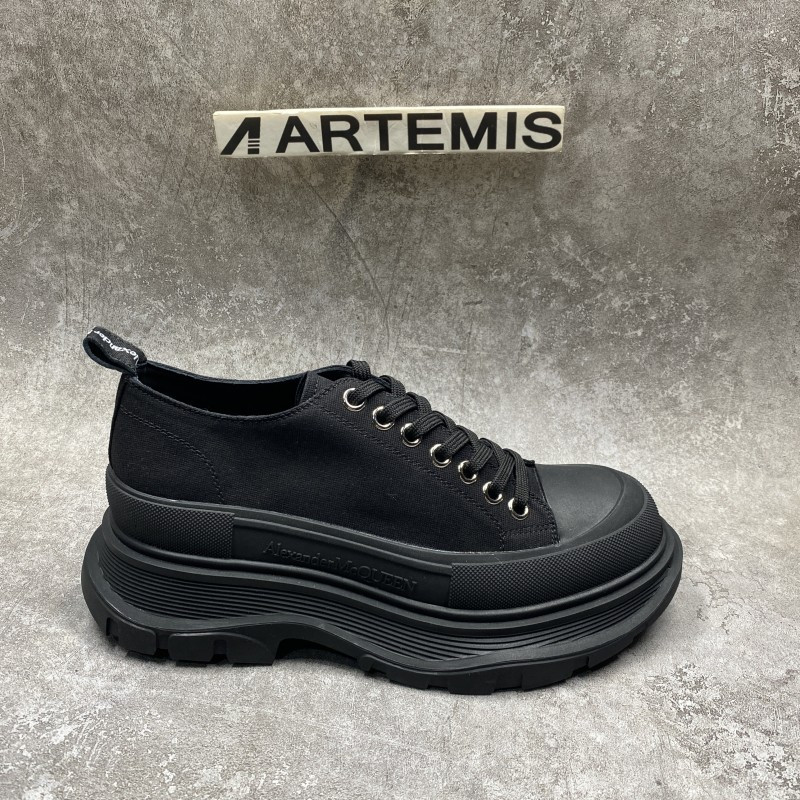 ale*d*r M*Q*en tread slick low lace up black