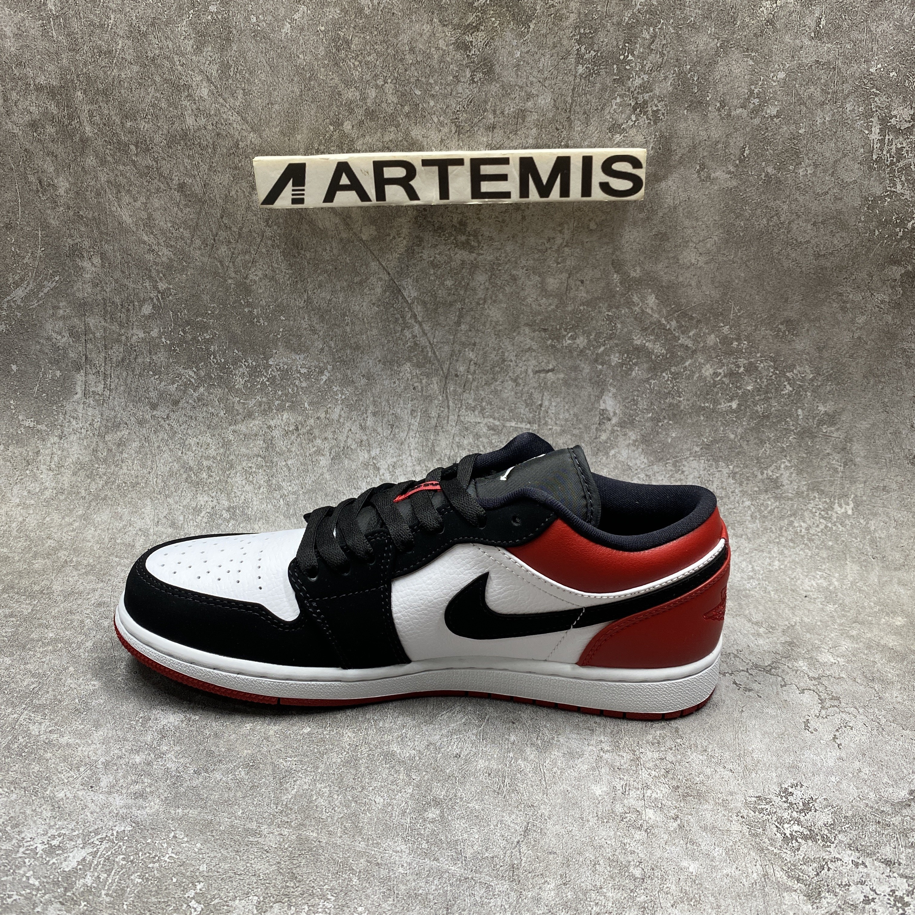 Air Jordan 1 Low Black Toe