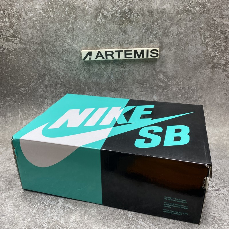 Nike SB Dunk Low Orange Lobster