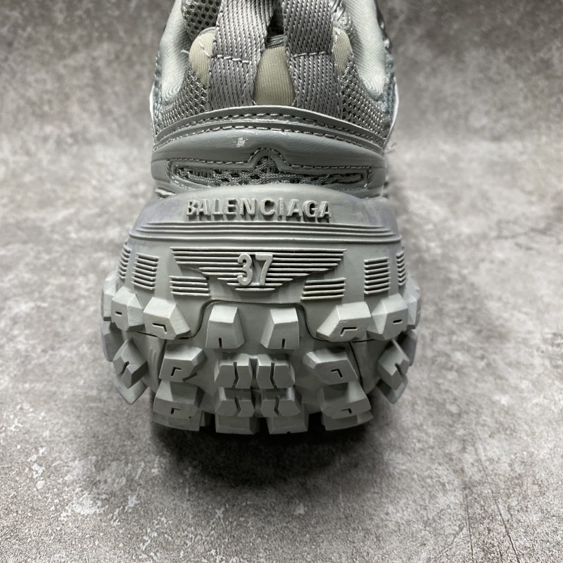 Balenciga Defender Grey