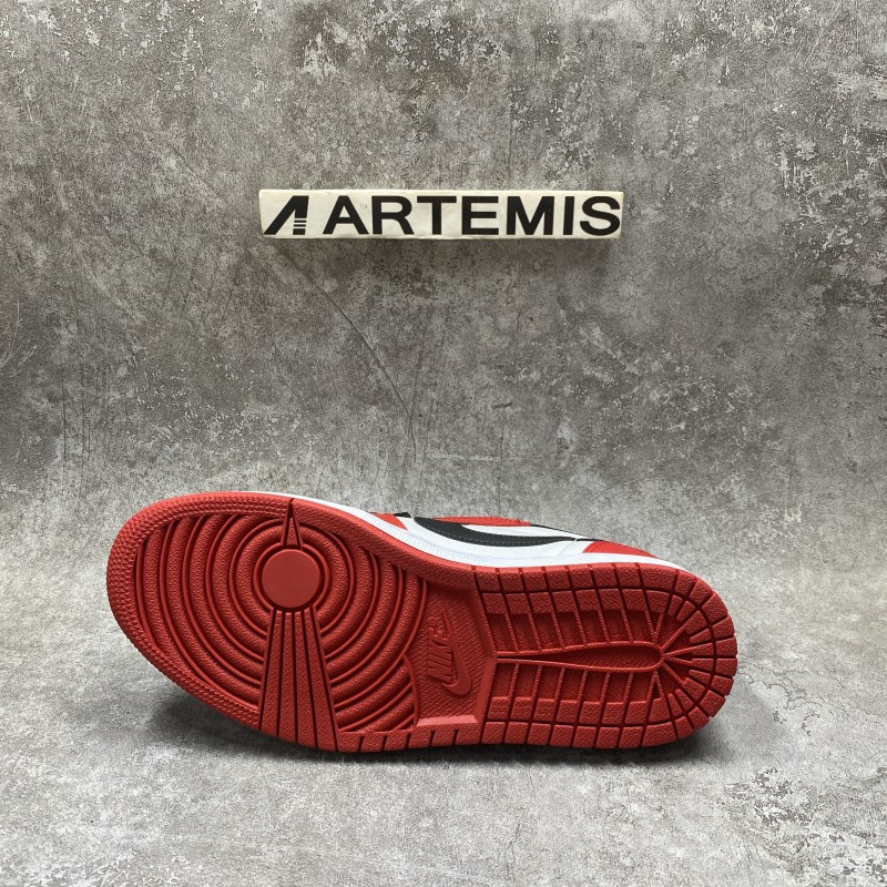 Air Jordan 1 Retro Low Chicago (2022)