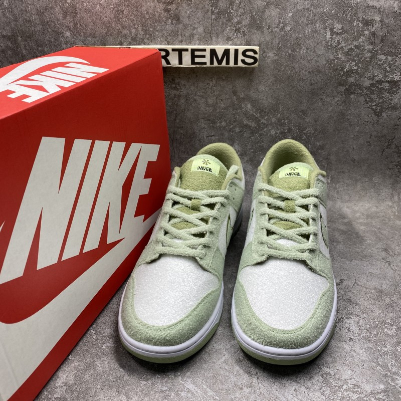 Nike Dunk Low SE Fleece Pack Honeydew