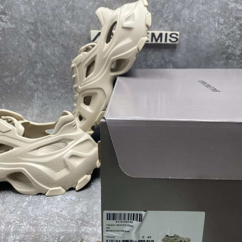 Balenciga HD Lace-Up Sneaker in beige