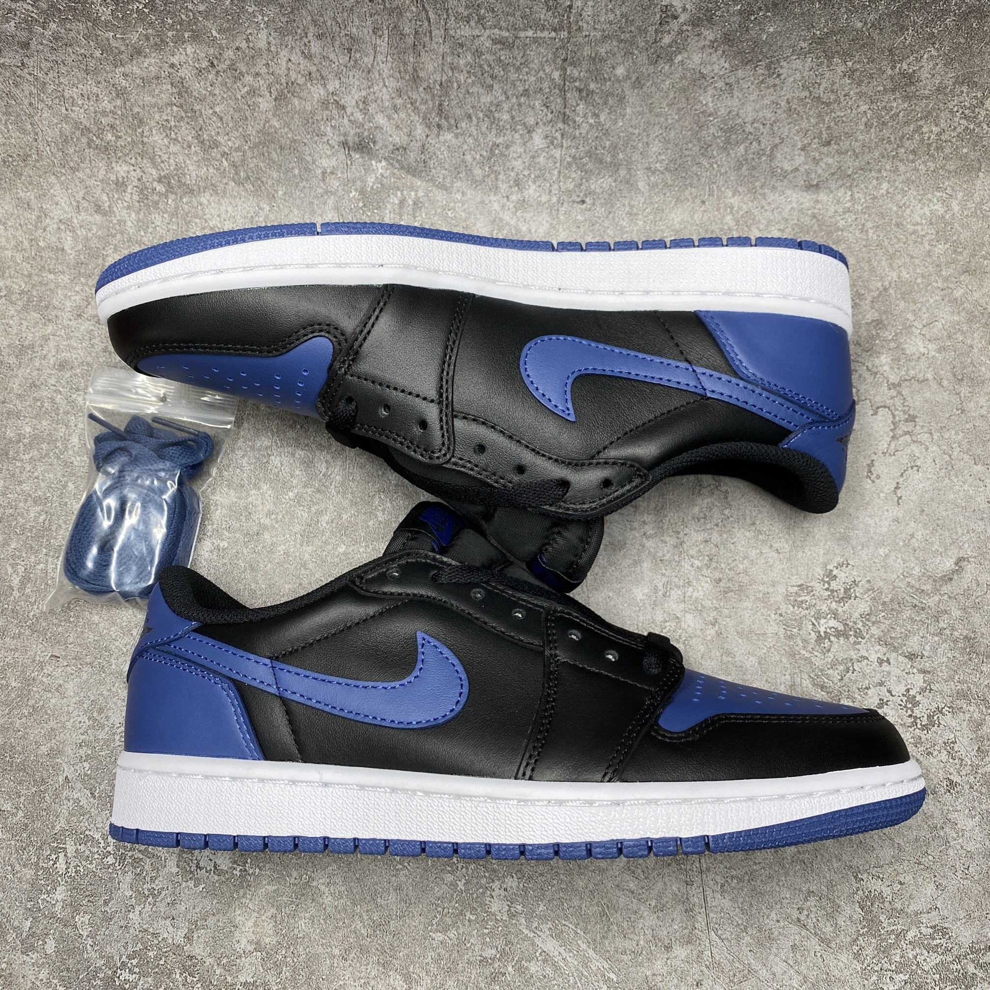 Jordan 1 Retro Low OG Mystic Navy