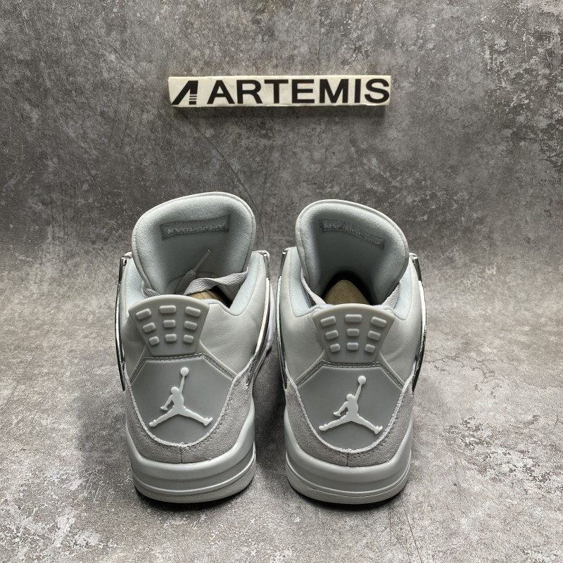 Air Jordan 4 Retro Frozen Moments