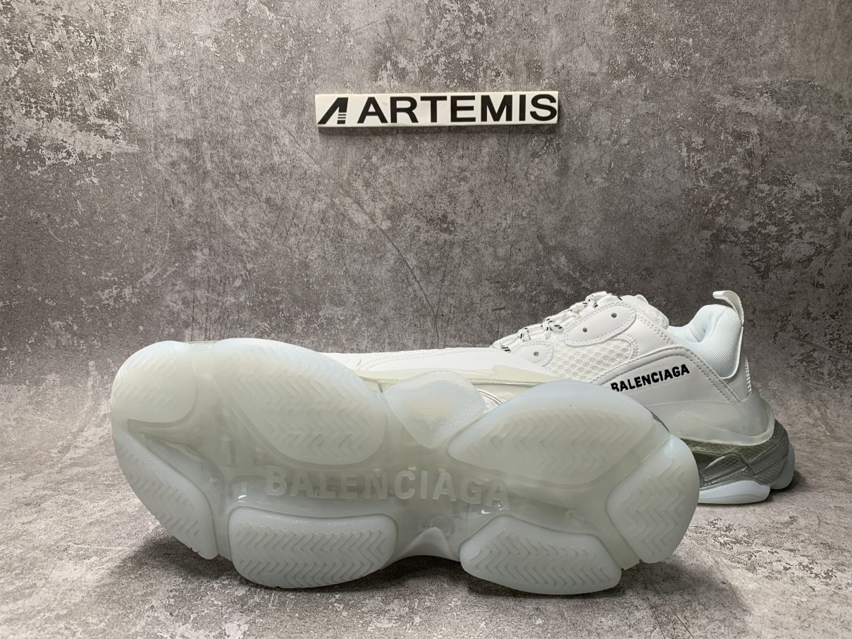 Balenciga Triple S Sneaker White Iridescent