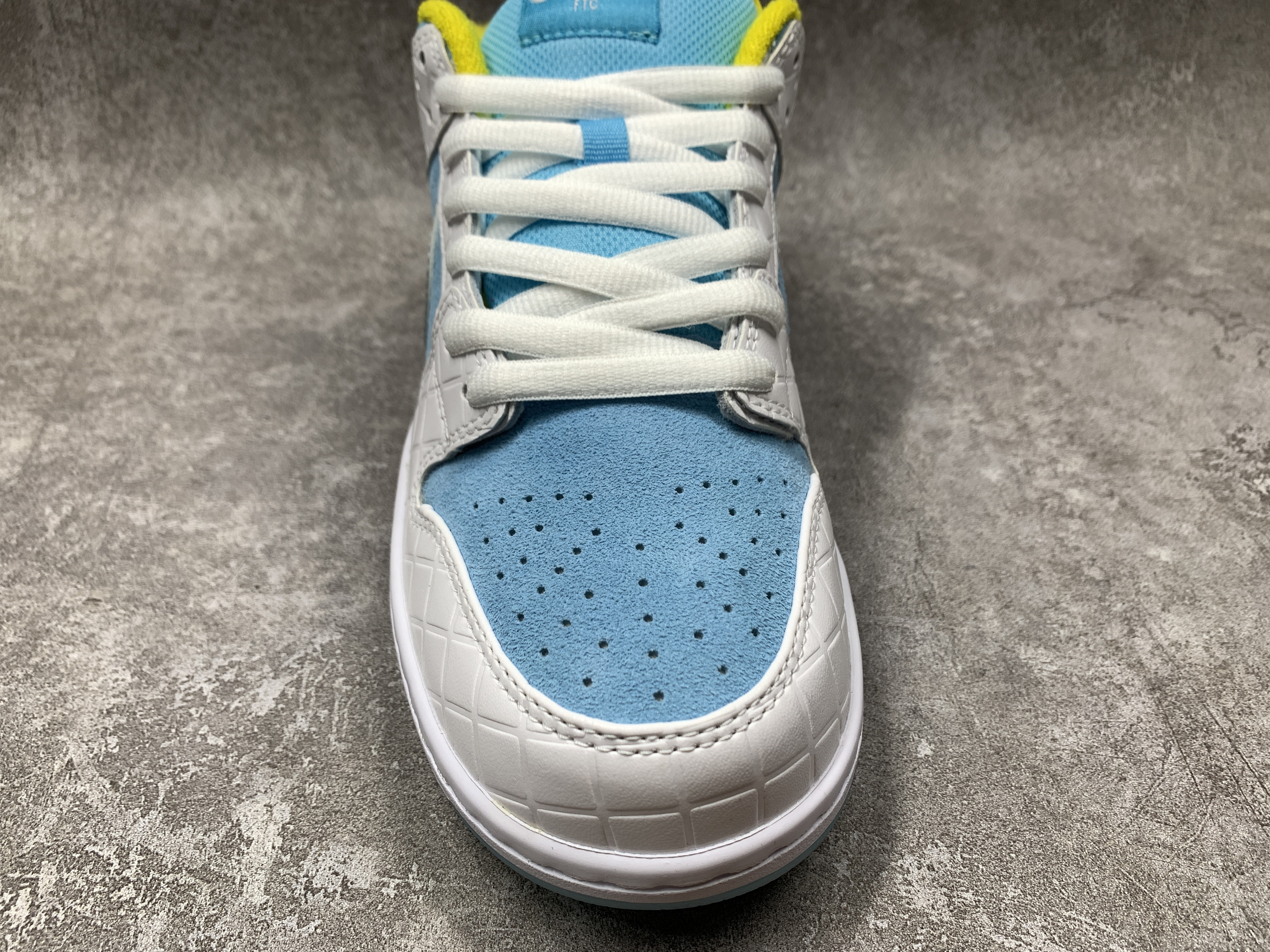 Nike SB Dunk Low FTC Lagoon Pulse