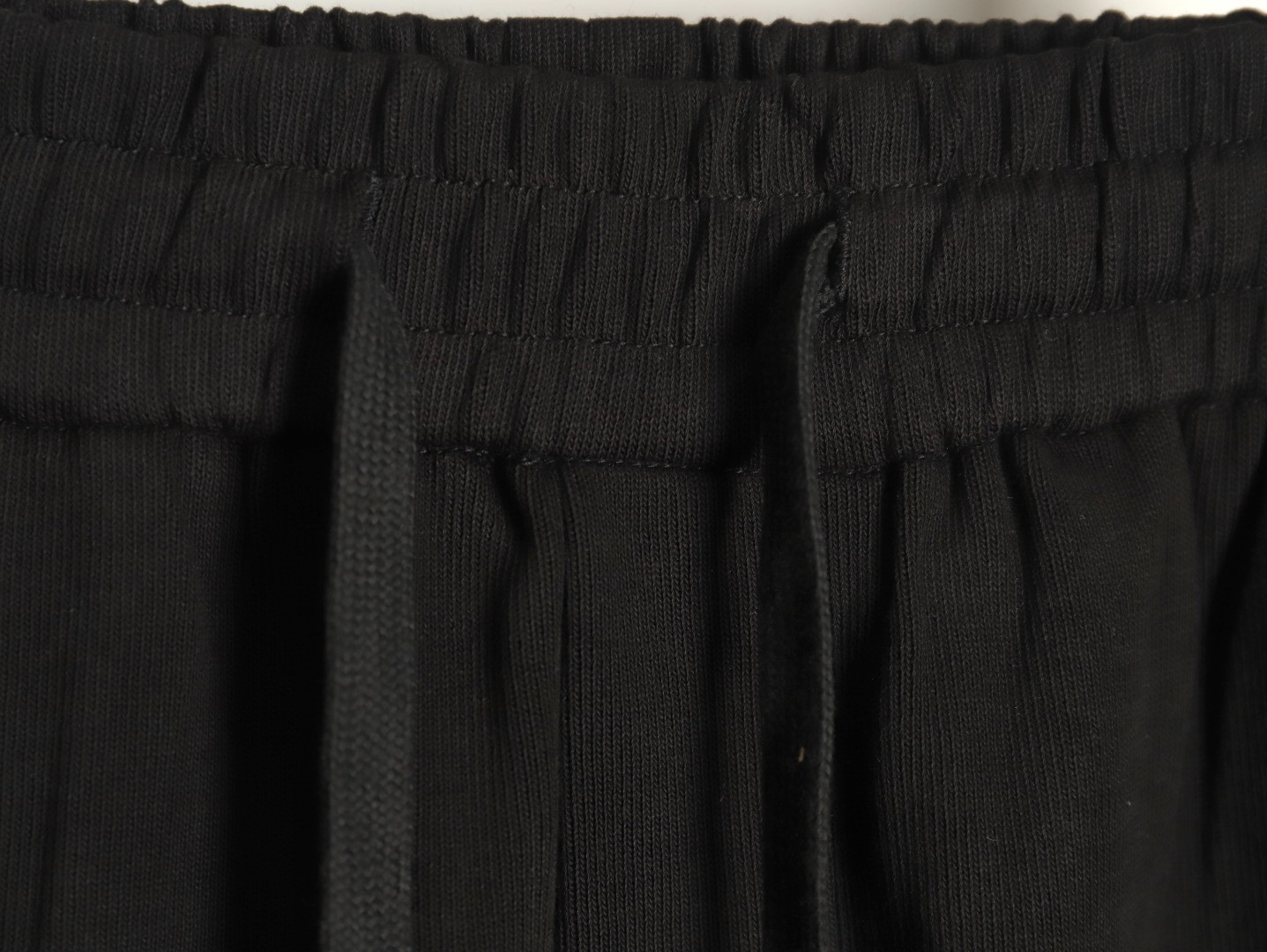 Ch**me He**ts ch pants