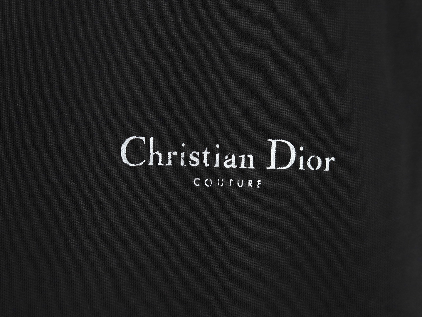 D*or short-sleeved t-shirt