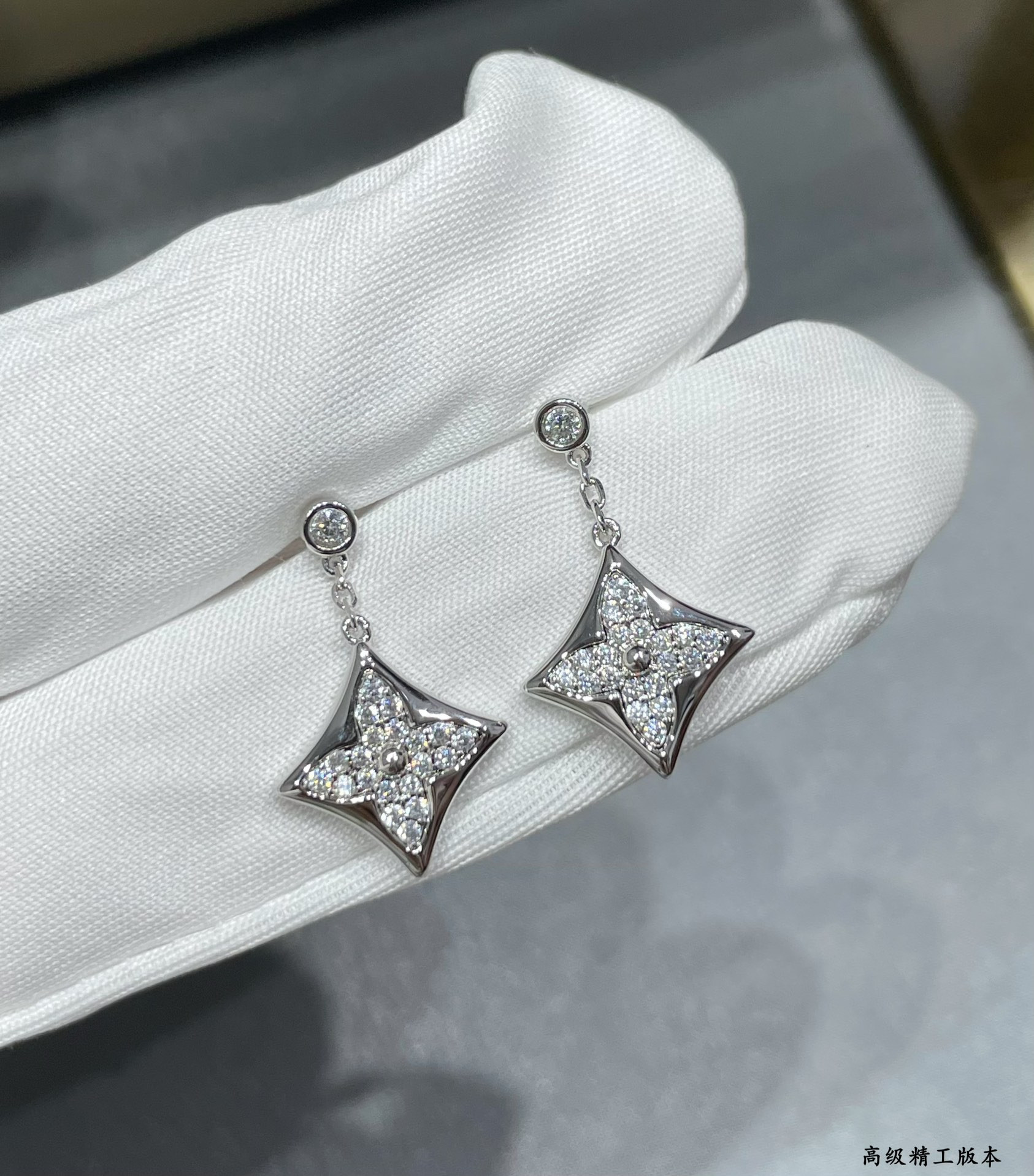 l0*is v*t0n square Di*m*nd earrings