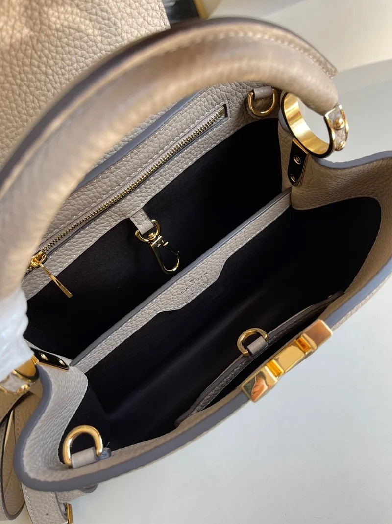 LV CAPUCINES PM M53665