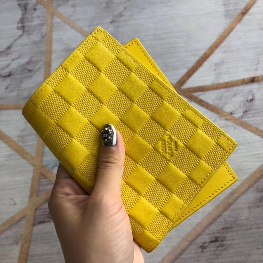 LV Passport cover  Size:10*14*2.5cm