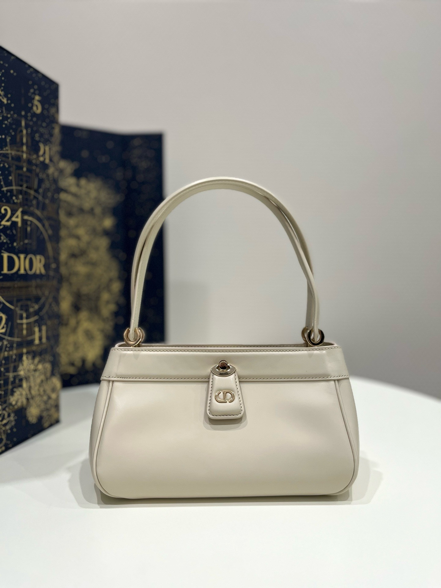 ch**an D*or small D*or key bag  8.5x5x4.5 in