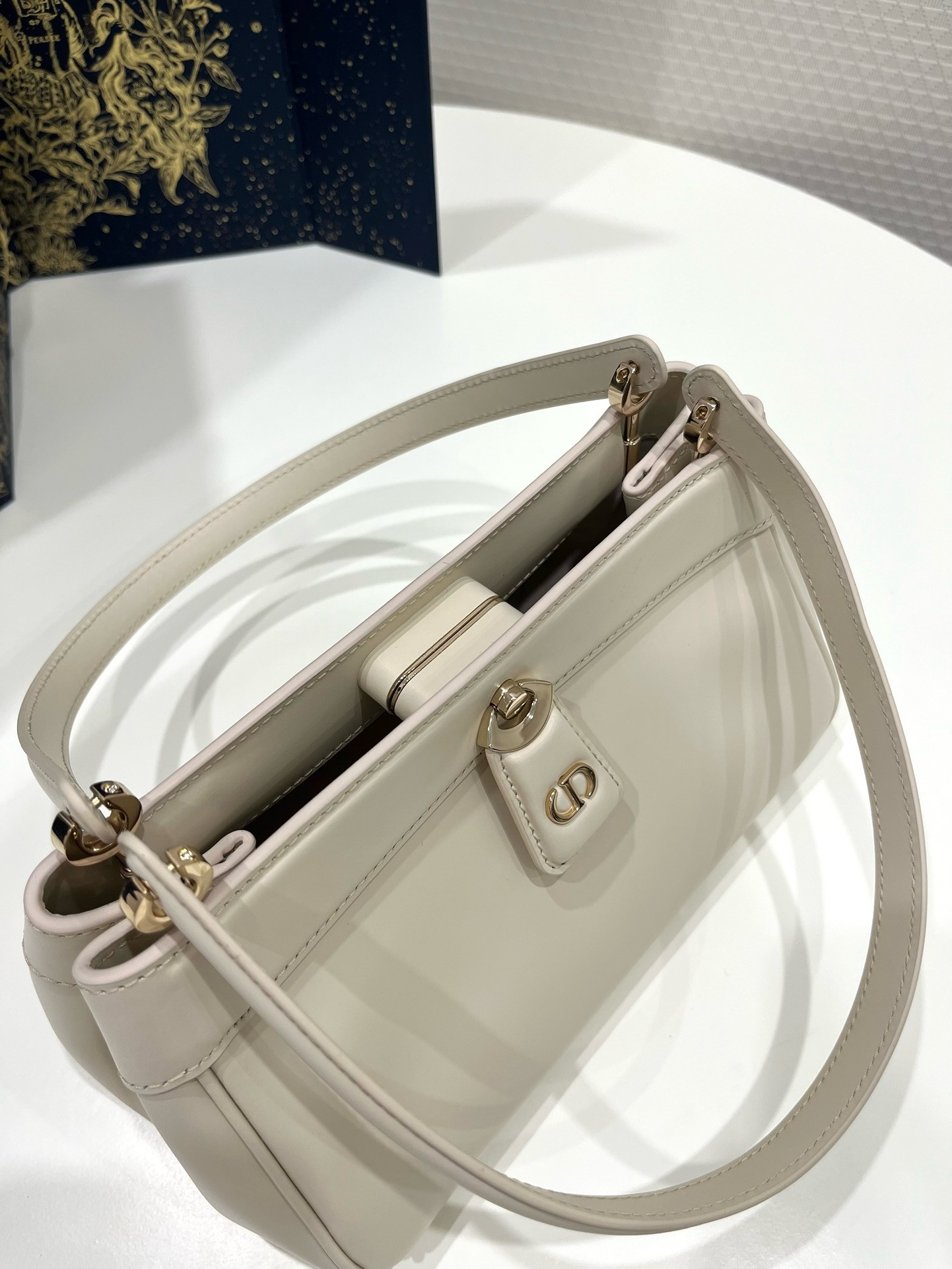 ch**an D*or small D*or key bag  8.5x5x4.5 in