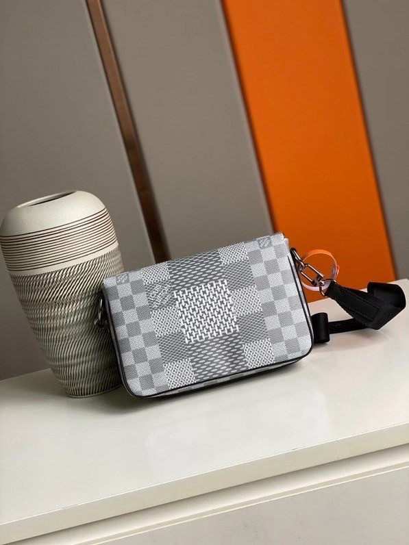 LV STUDIO MESSENGER N50014