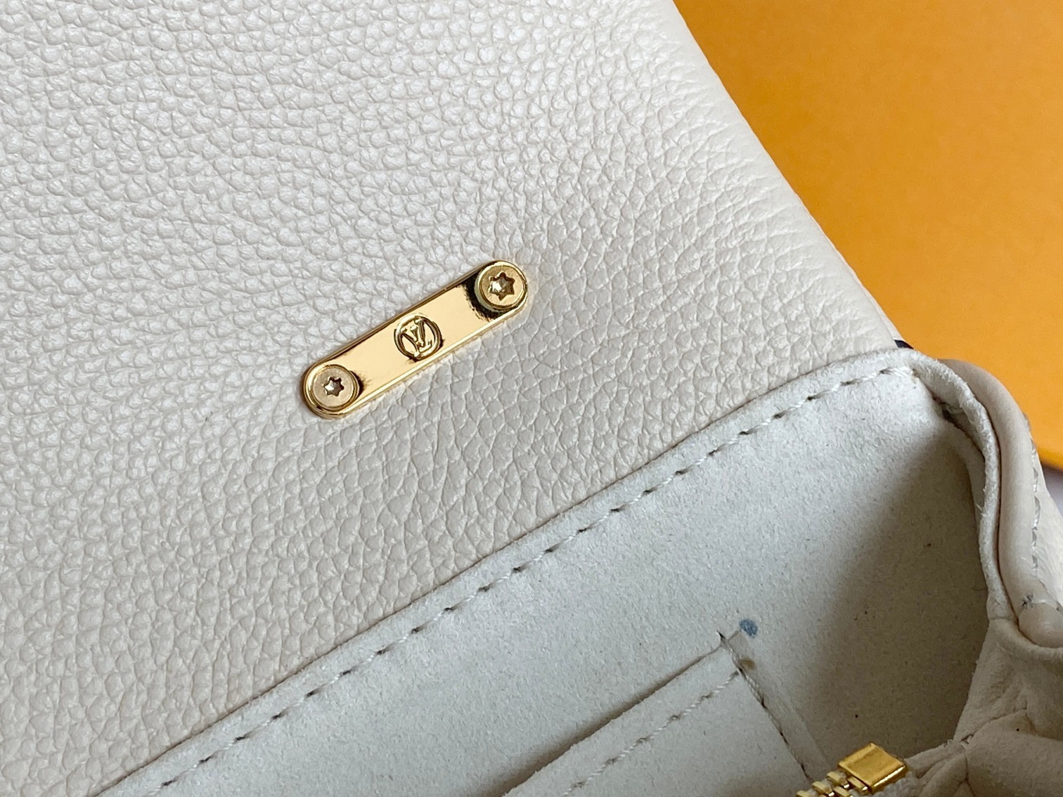 LV MADELEINE BB M46008  9.4 x 6.7 x 3.3 inches