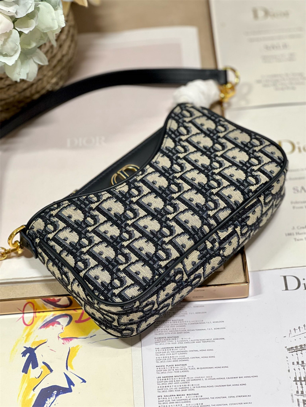 D*or 30 montaigne avenue bag blue D*or oblique jacquard 22.5 x 12.5 x 6.5 cm