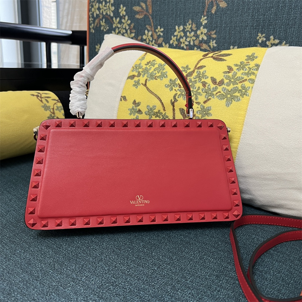 Va1e*ntin0 garavani rockstud23 smooth calfskin handbag red
