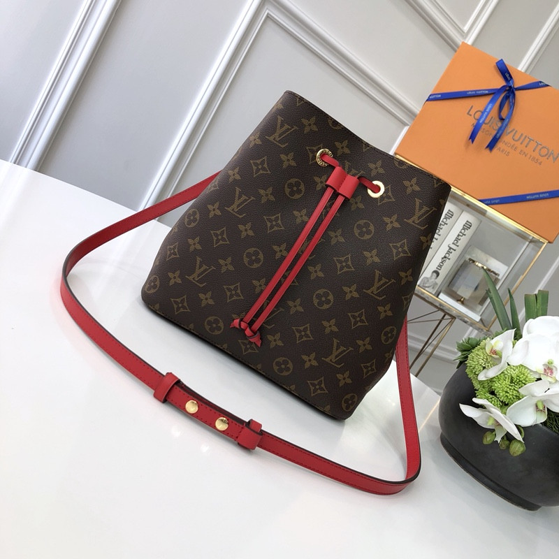 LV NéoNoé MM M44021 10.2 x 10.2 x 6.9 inches