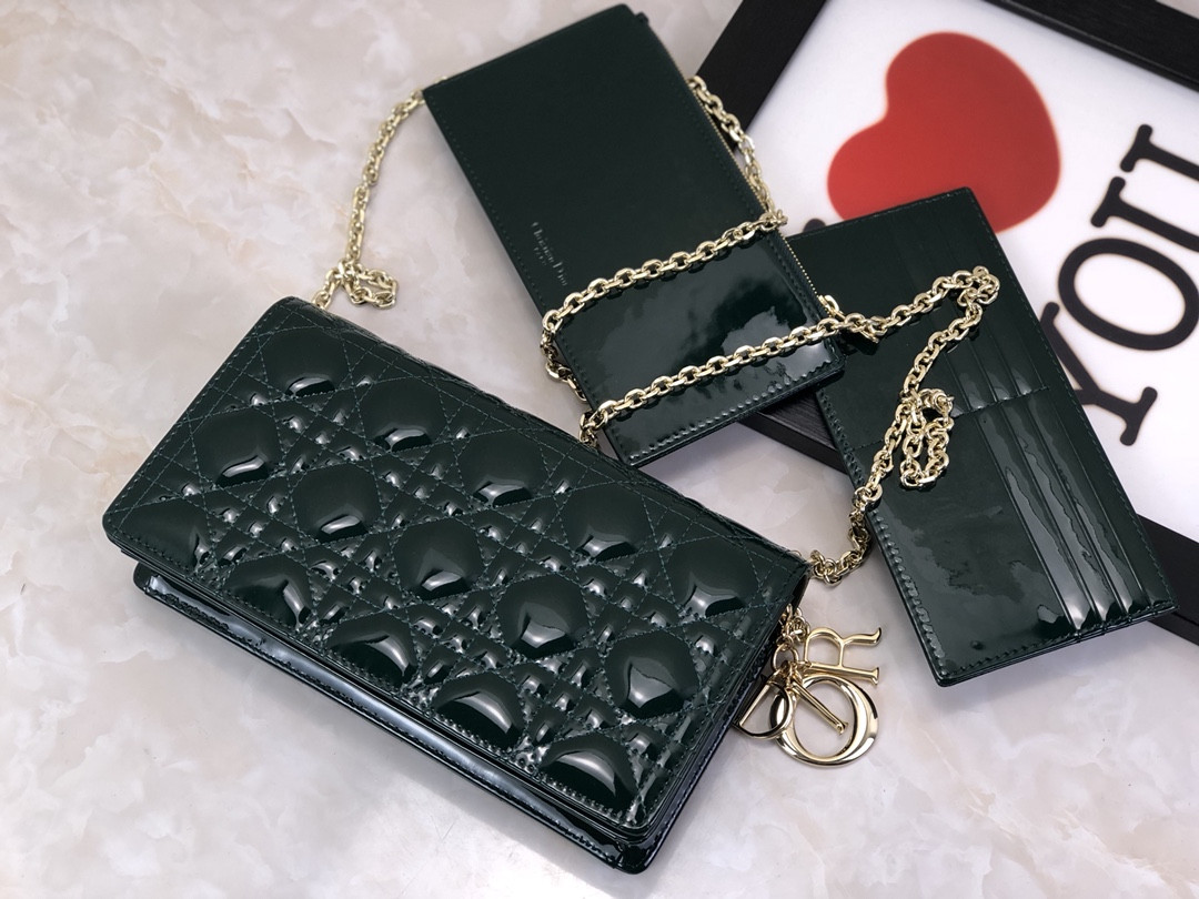 lady D*or pouch dark green patent cannage calfskin 8.5 x 4.5 x 1 inches