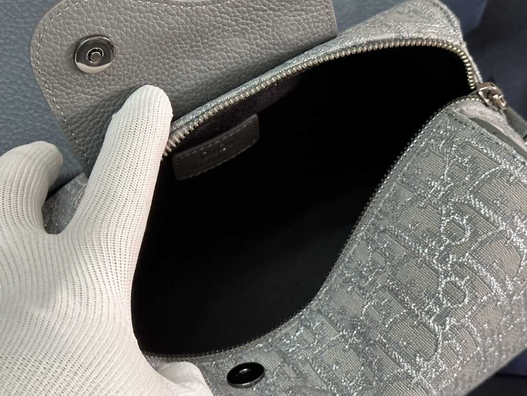 D*or lingot toiletry bag gray white oblique mirage technical fabric 8.5 x 5 x 4 inches