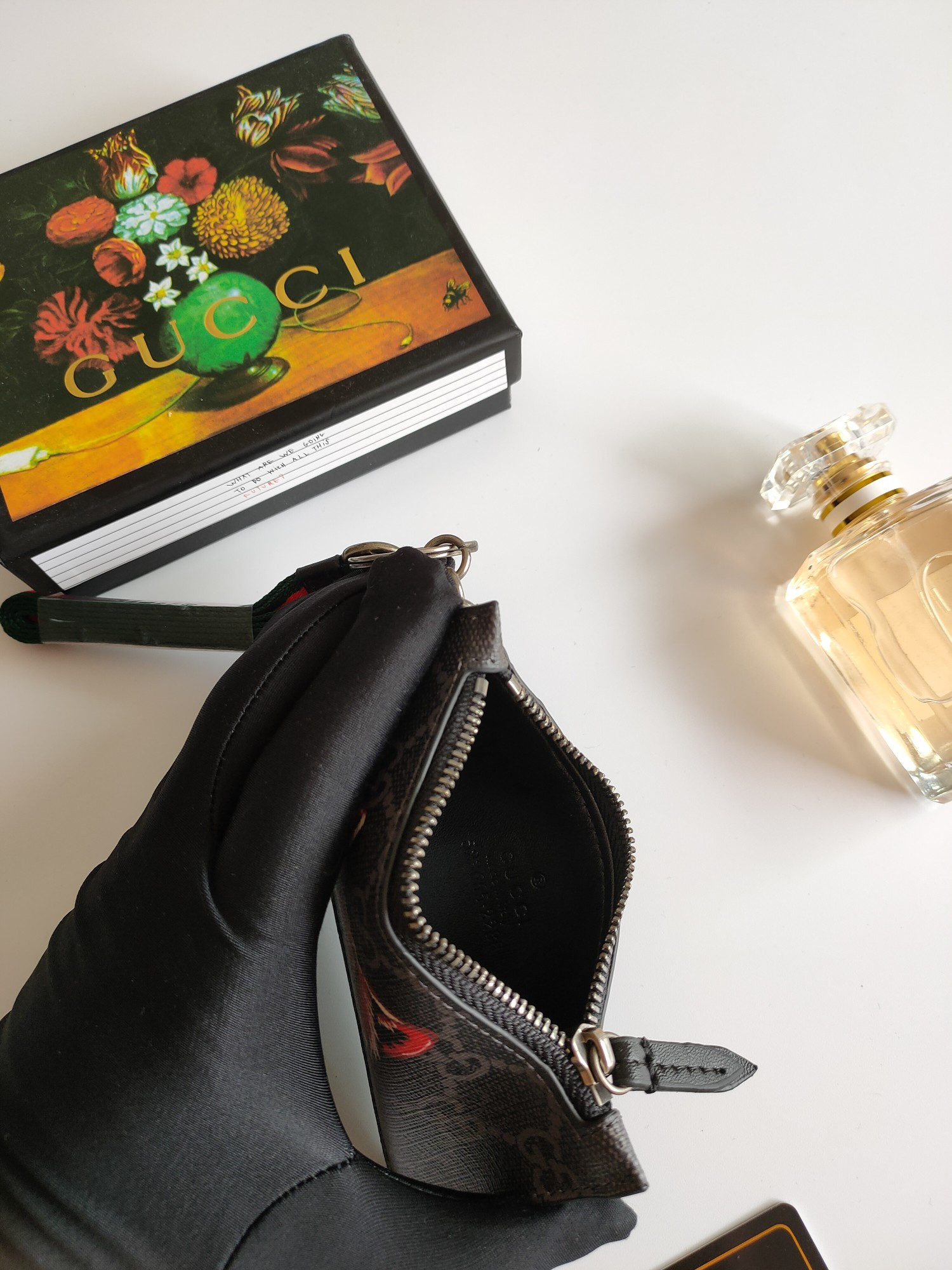G*u*i gg  card case wallet