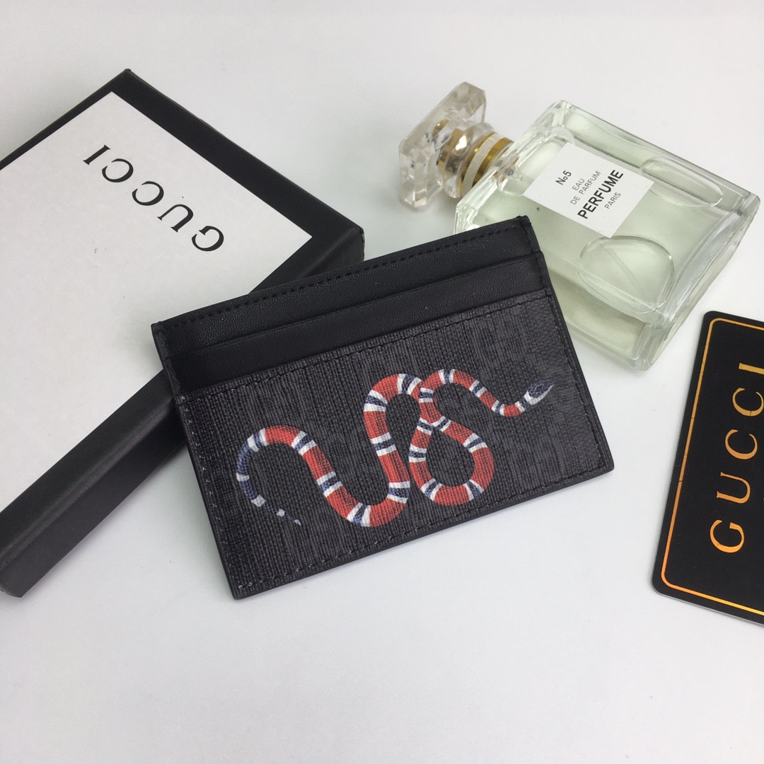 G*u*i gg  card case wallet