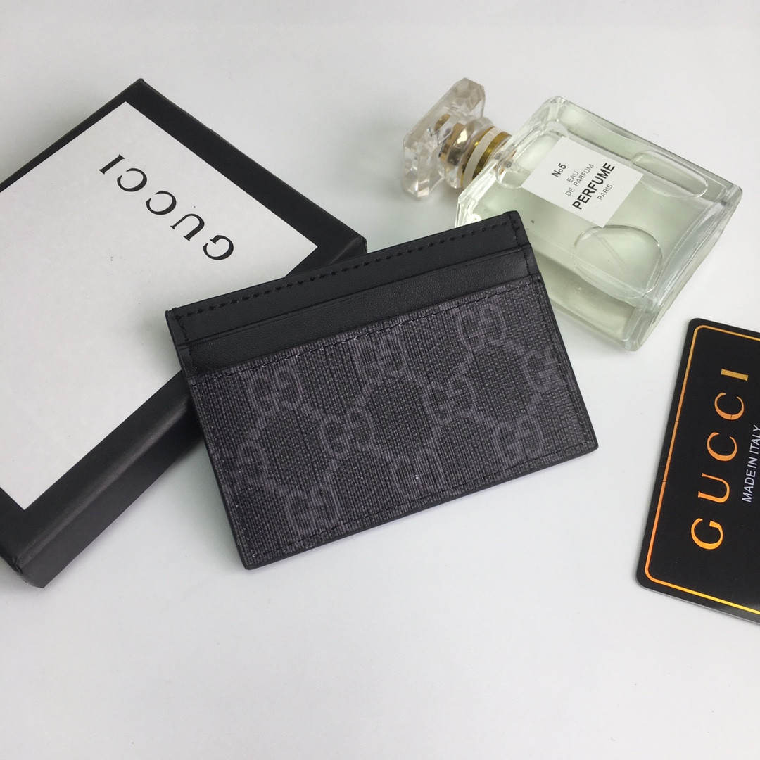 G*u*i gg  card case wallet
