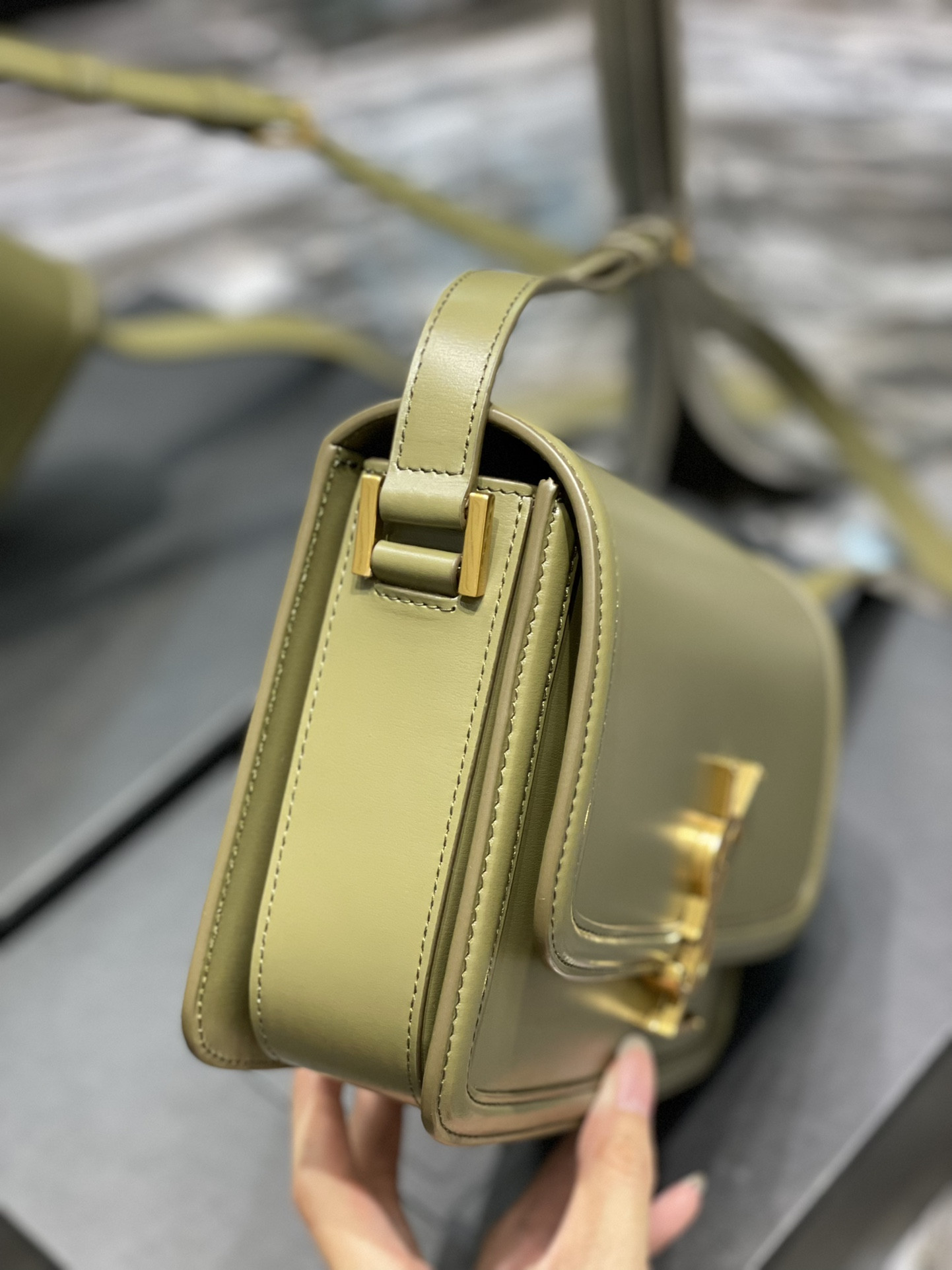 y*l solferino medium satchel in box Sa**t Lau*nt avocado green 9.1 x 6.3 x 2.4 inches