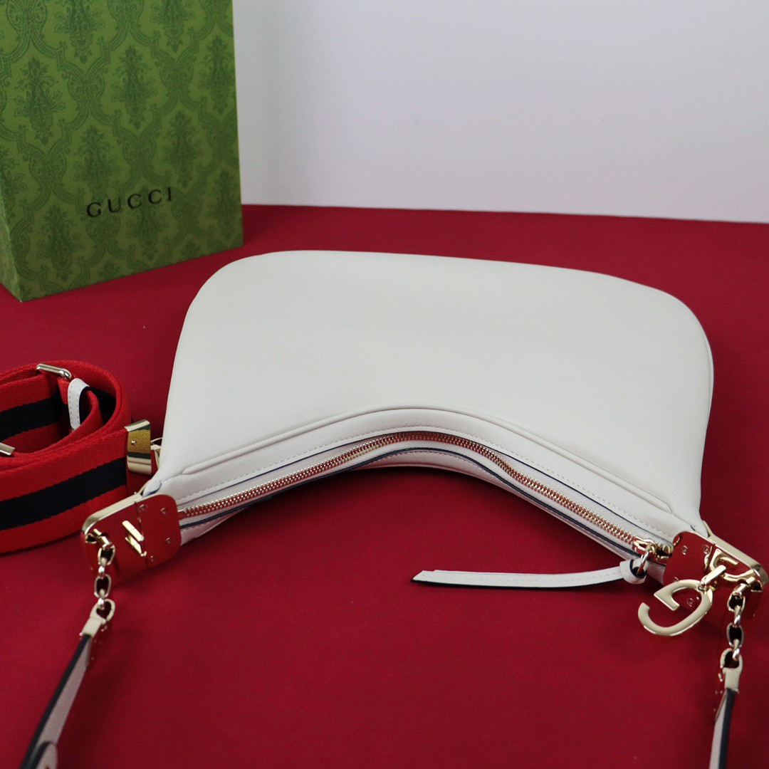 G*u*i attache medium shoulder bag white 13.8″w x 12.6″h x 2.4″d