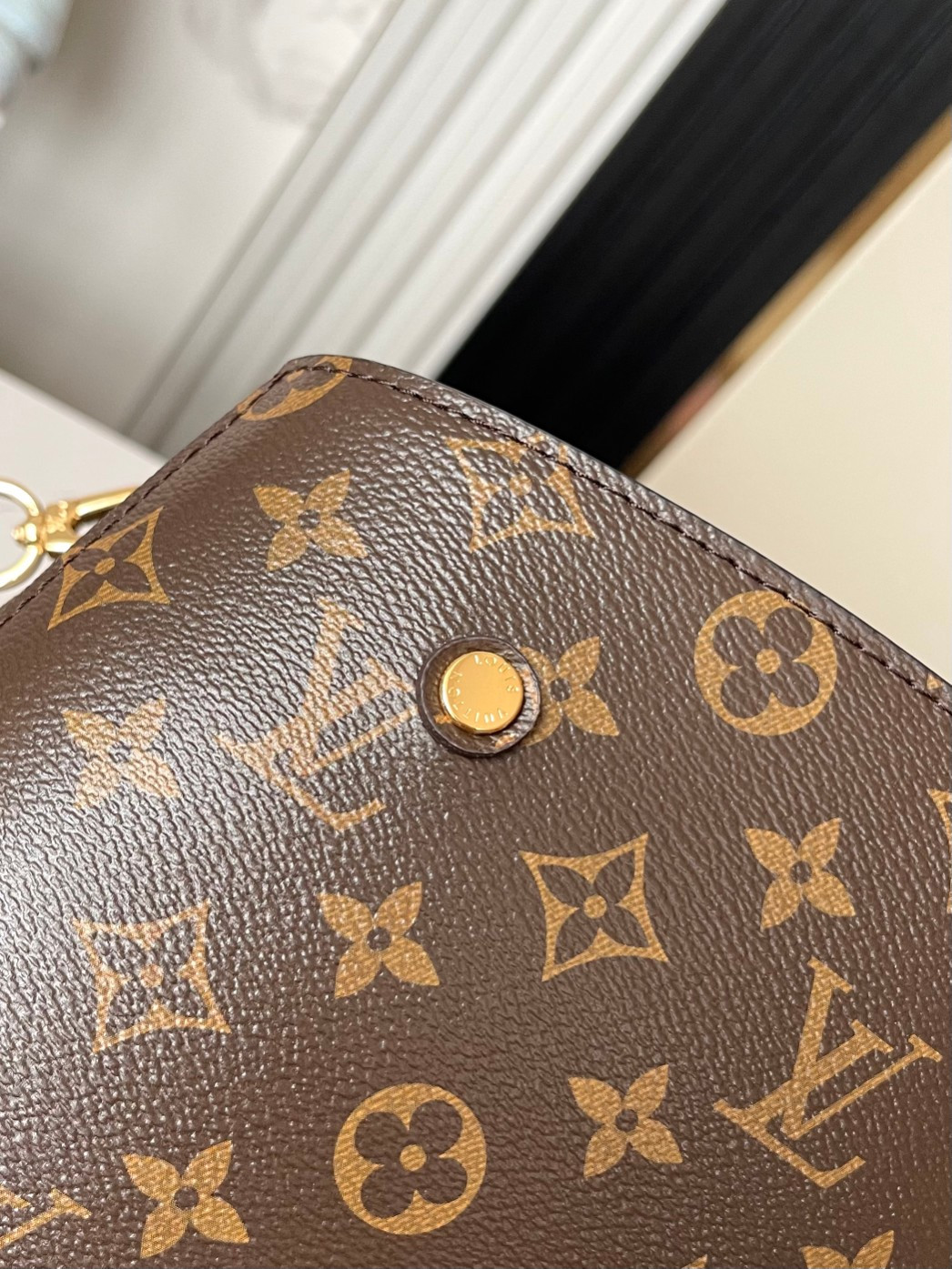 LV M41056 MONTAIGNE BB 29 x 20 x 13 cm