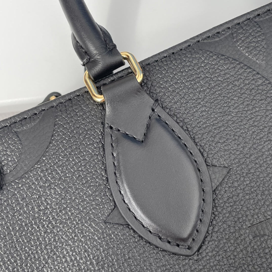 LV M45653 Onthego PM 9.8 x 7.5 x 4.5 inches