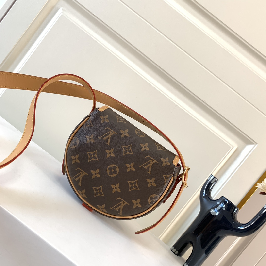 LV M44860 18 x 15 x 8 CM