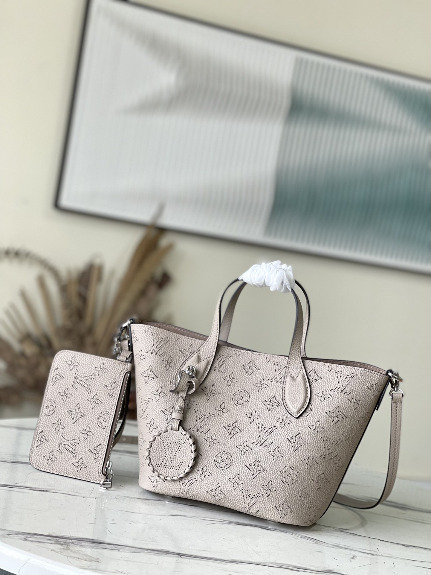 LV Blossom M21849 20.0 x 20.0 x 12.5 CM