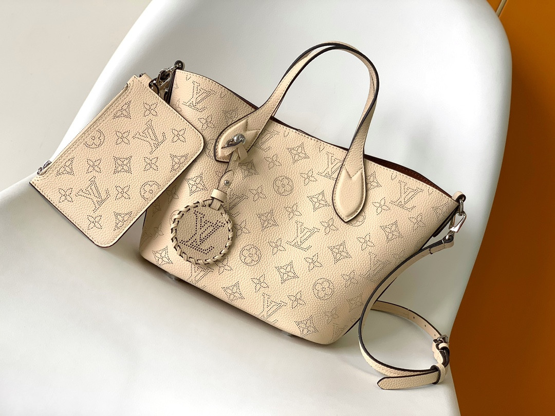 LV  Blossom M21909 20.0 x 20.0 x 12.5 CM