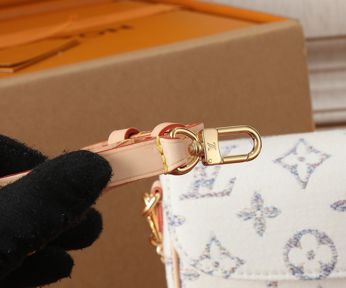 LV Wallet on Chain Ivy M83499 9.3 x 4.7 x 1.7 inches