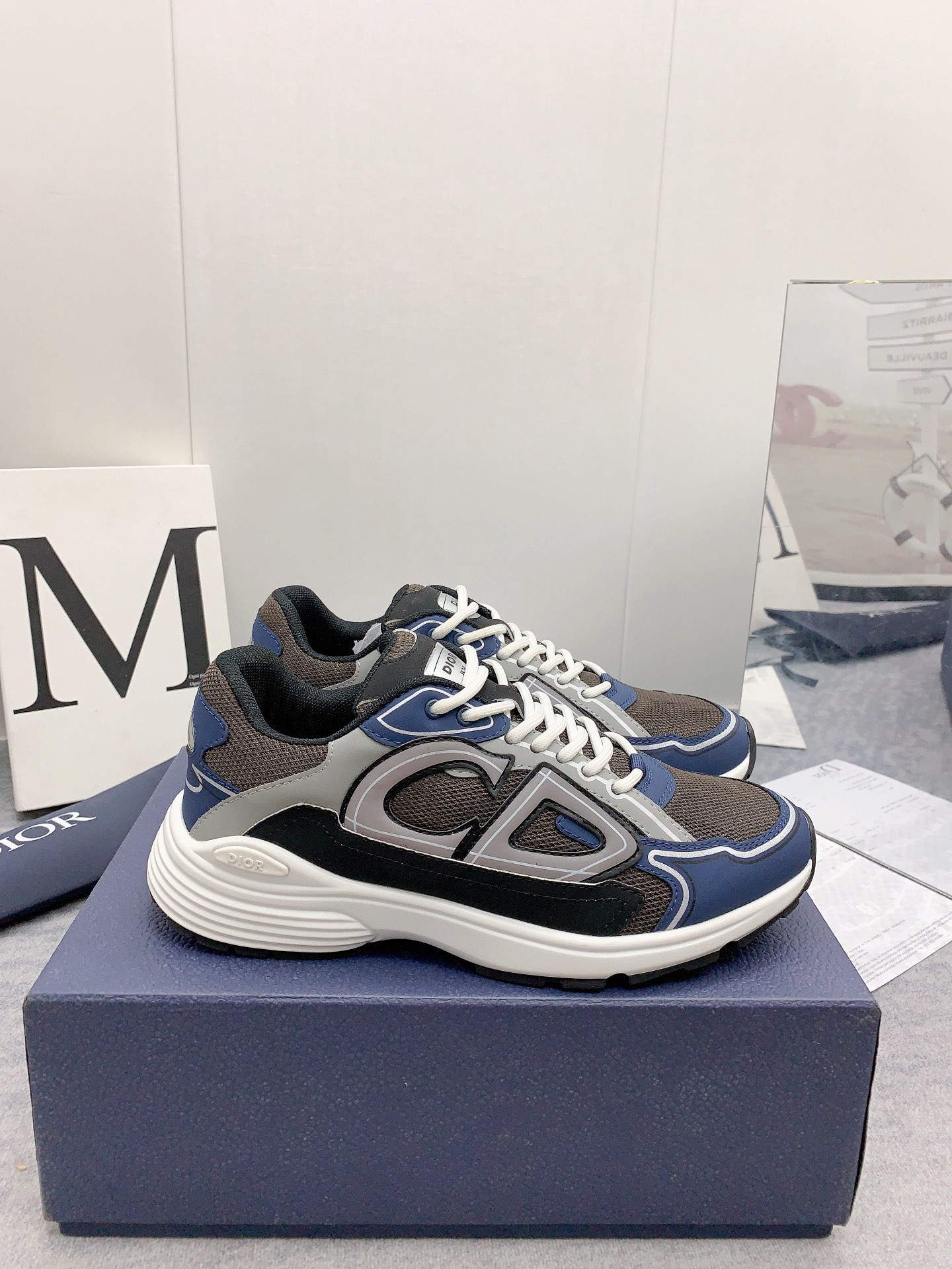 ua D*or b30 sneaker anthracite gray mesh and black blue and D*or gray technical fabric