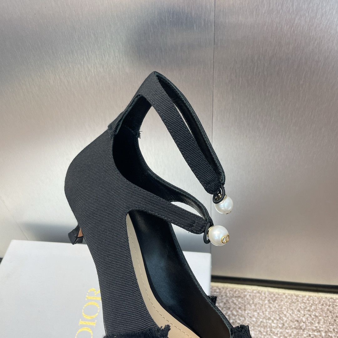 ua D*or aD*orable pump