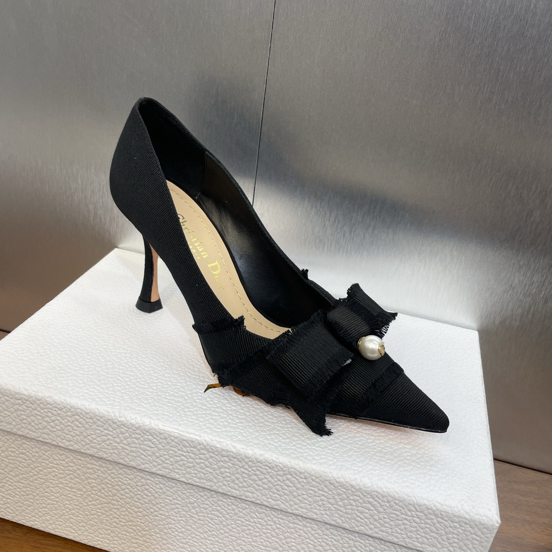 ua D*or aD*orable pump