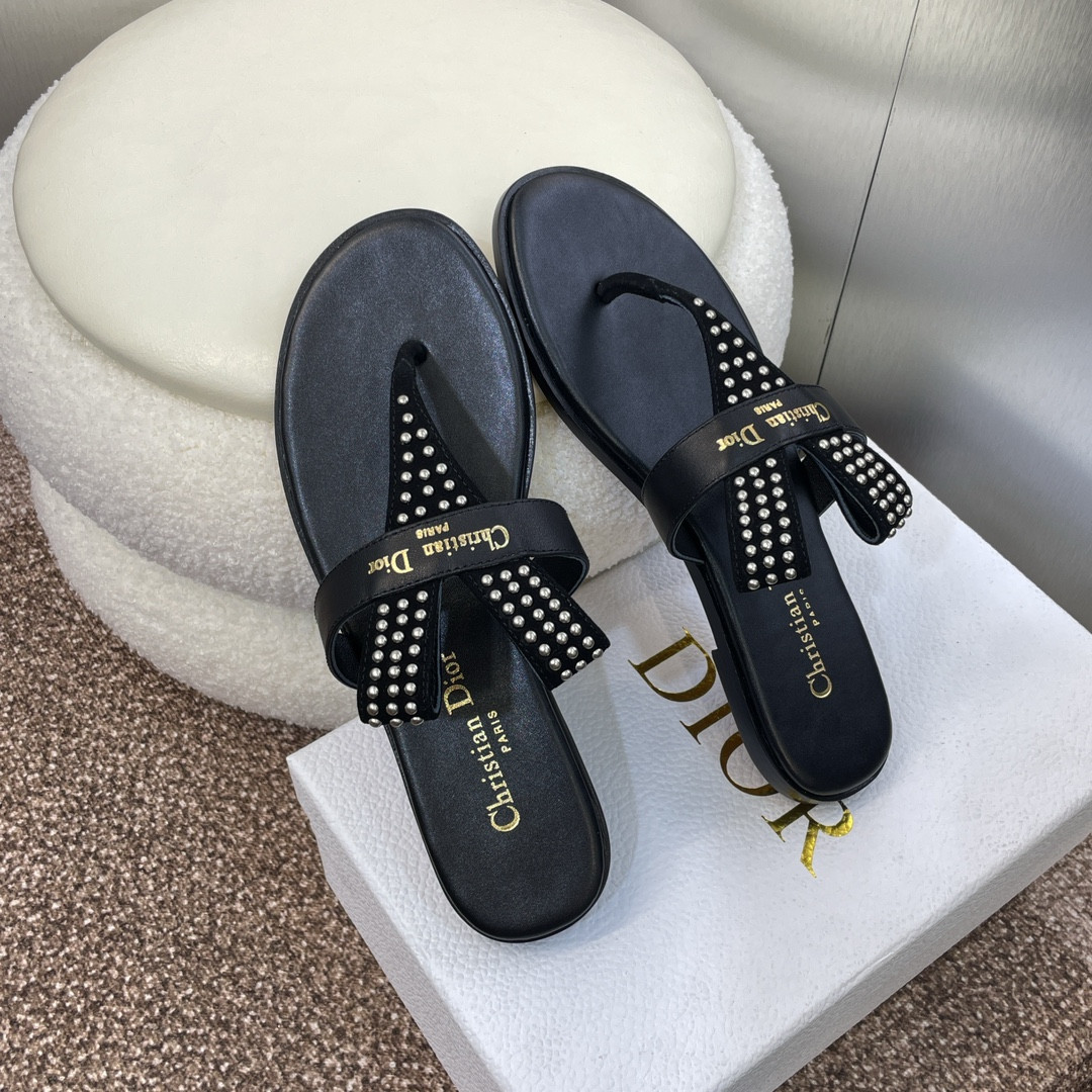 ua D*or slide 24ss