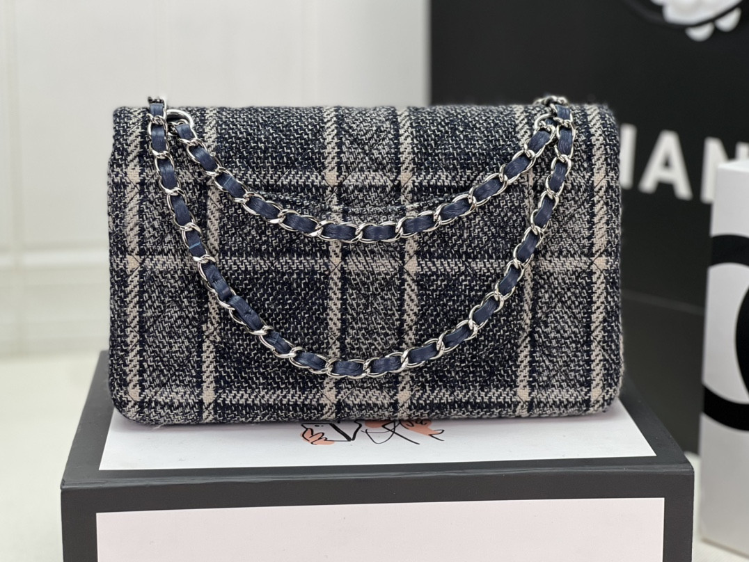 Ch*el classic 11.12 handbag tweed & silver-tone metal  6 × 9.9 × 2.5 in