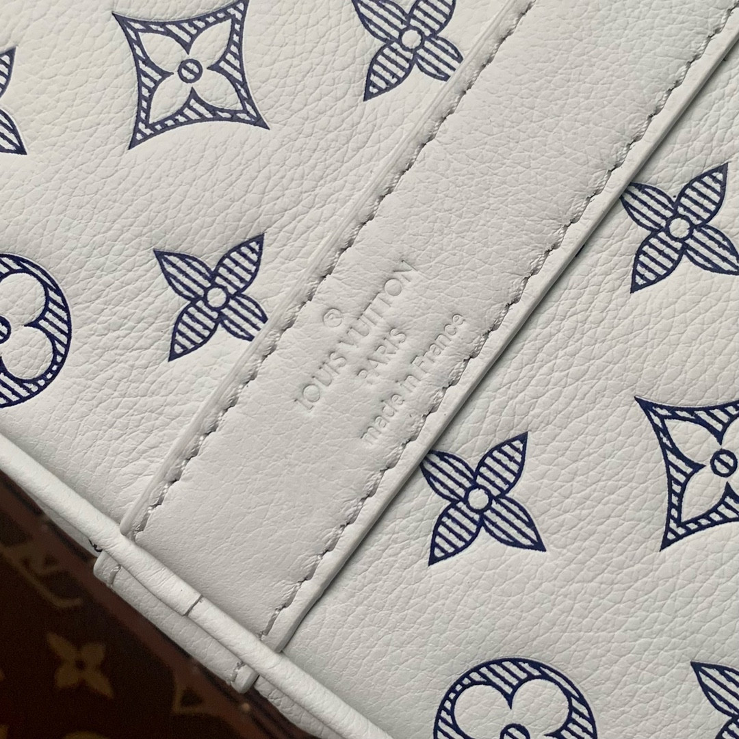 LV Keepall Bandoulière 50  M24954   19.7 x 11.4 x 9.1 inches