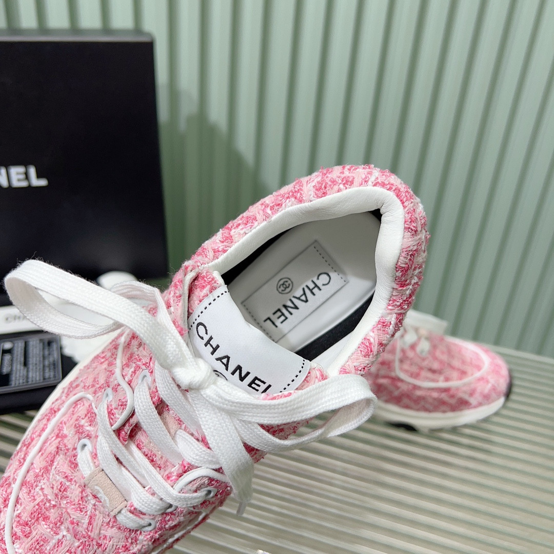ua Ch*el sneakers tweed