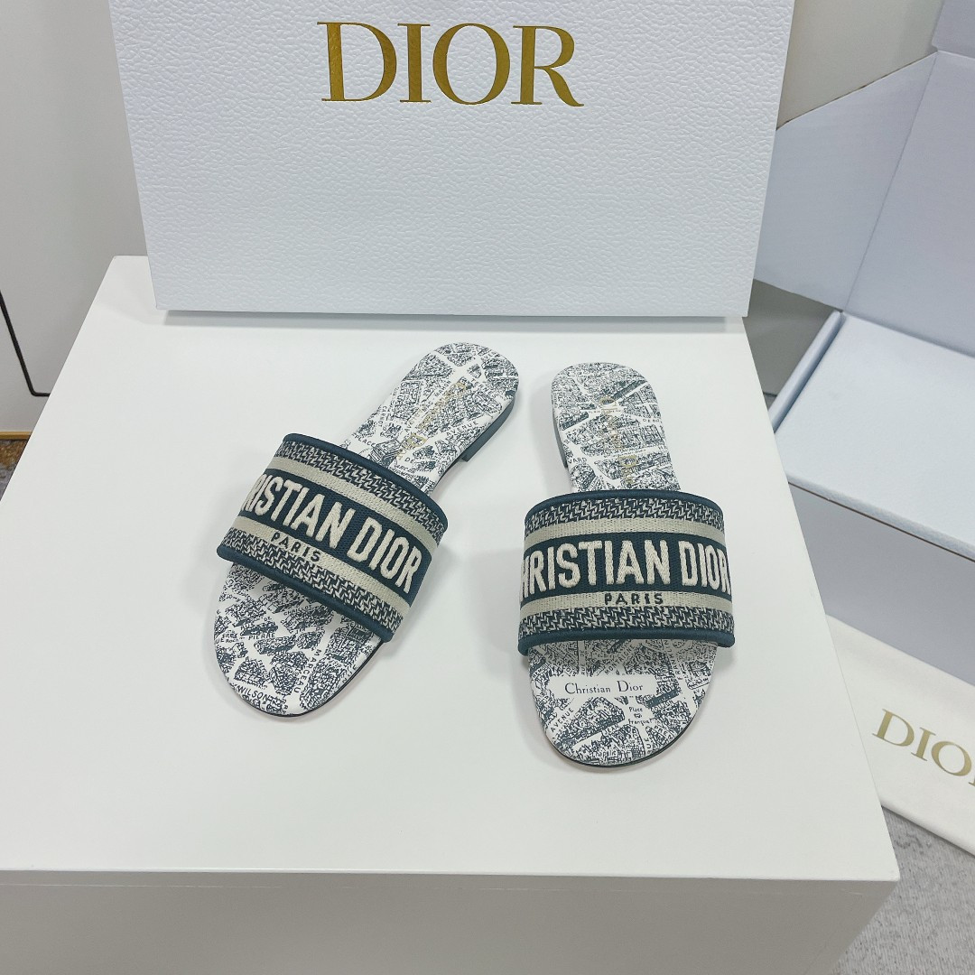 ua D*or dway slide