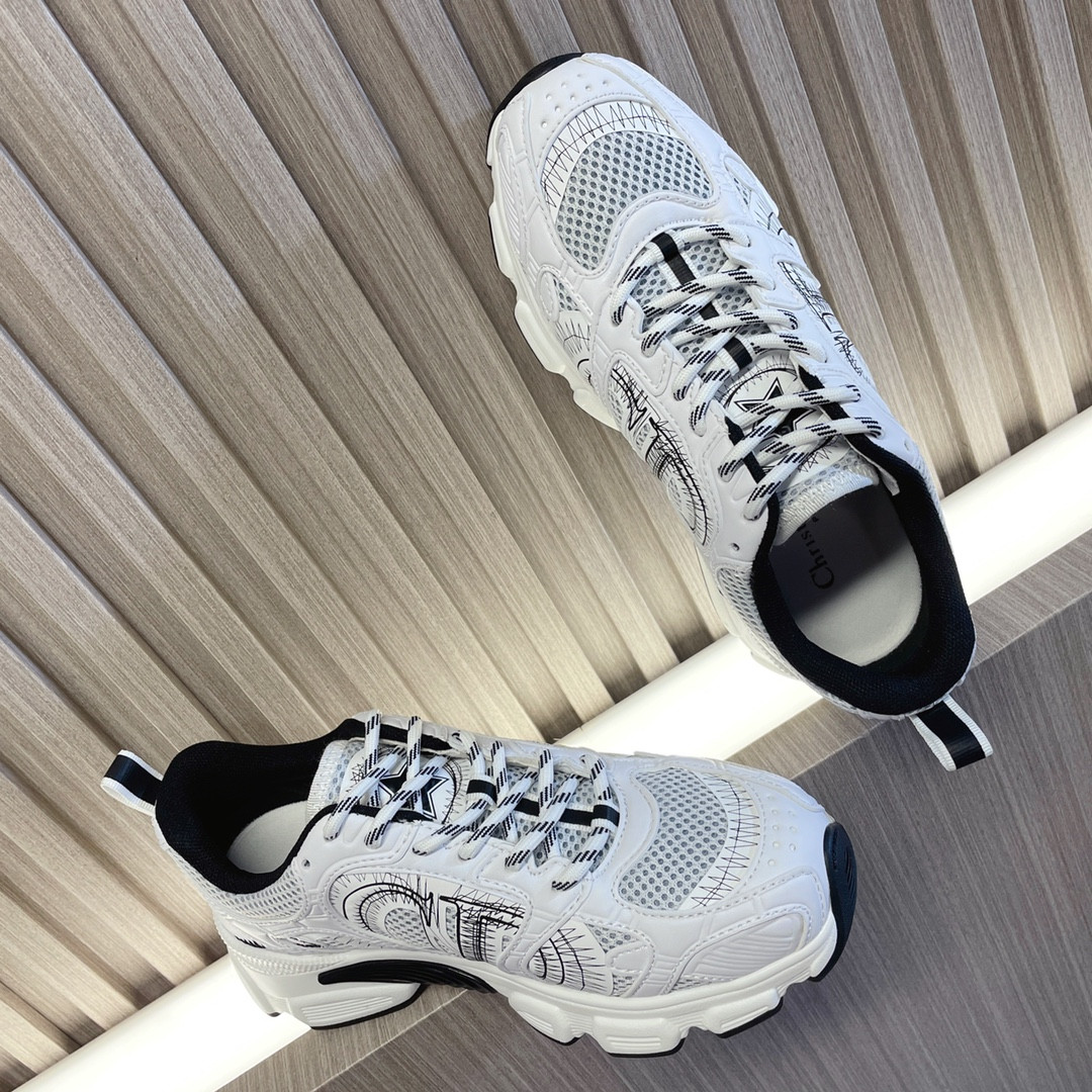 ua D*or chrono sneaker white and black mesh