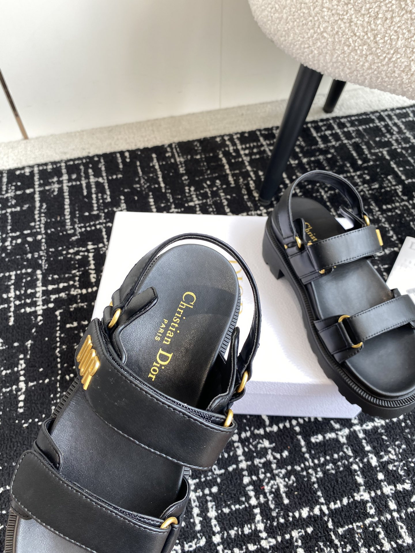 ua D*oract platform sandal black
